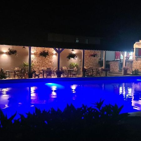 Hotel Casa Wanted Orşova Esterno foto