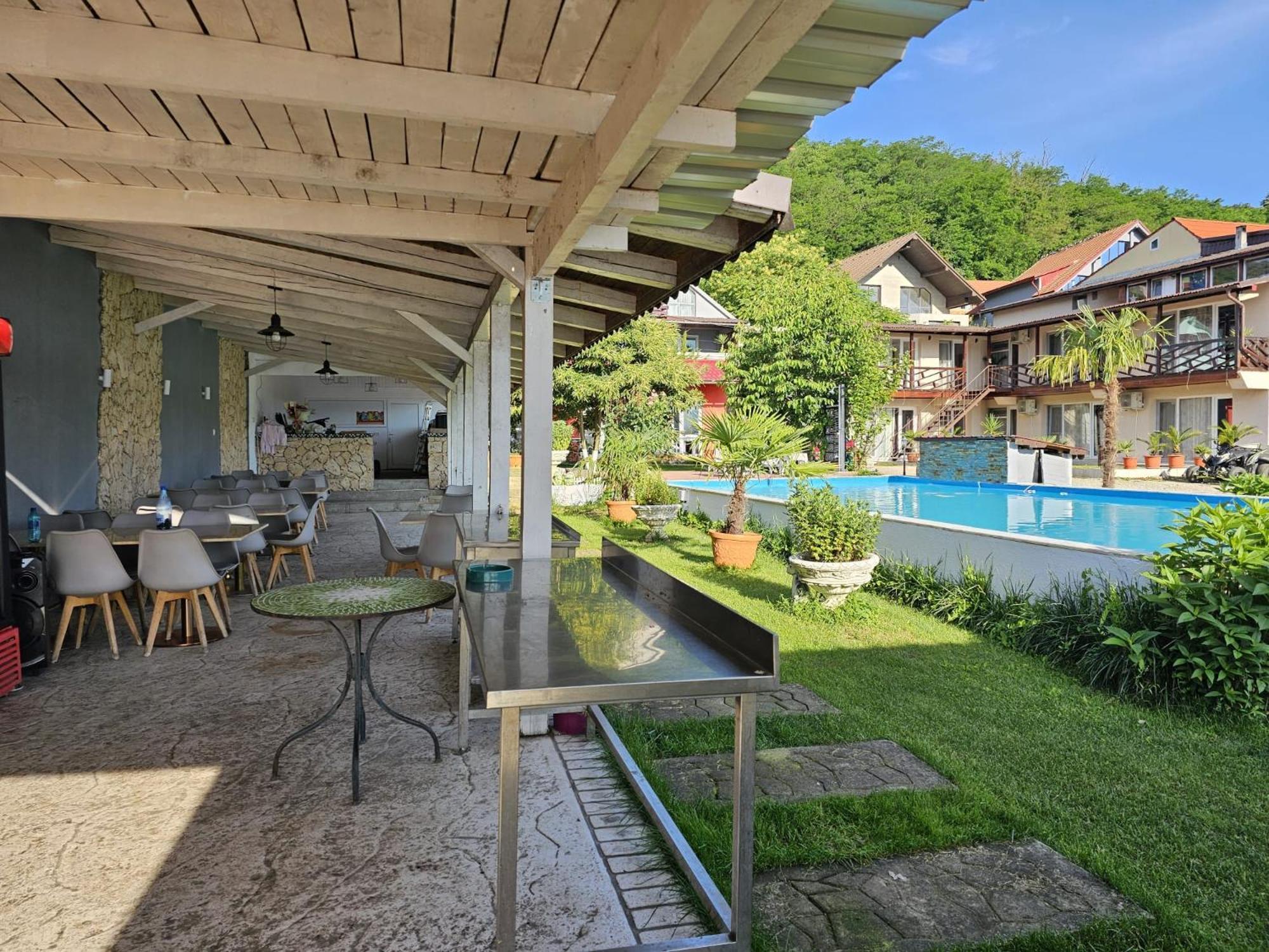 Hotel Casa Wanted Orşova Esterno foto