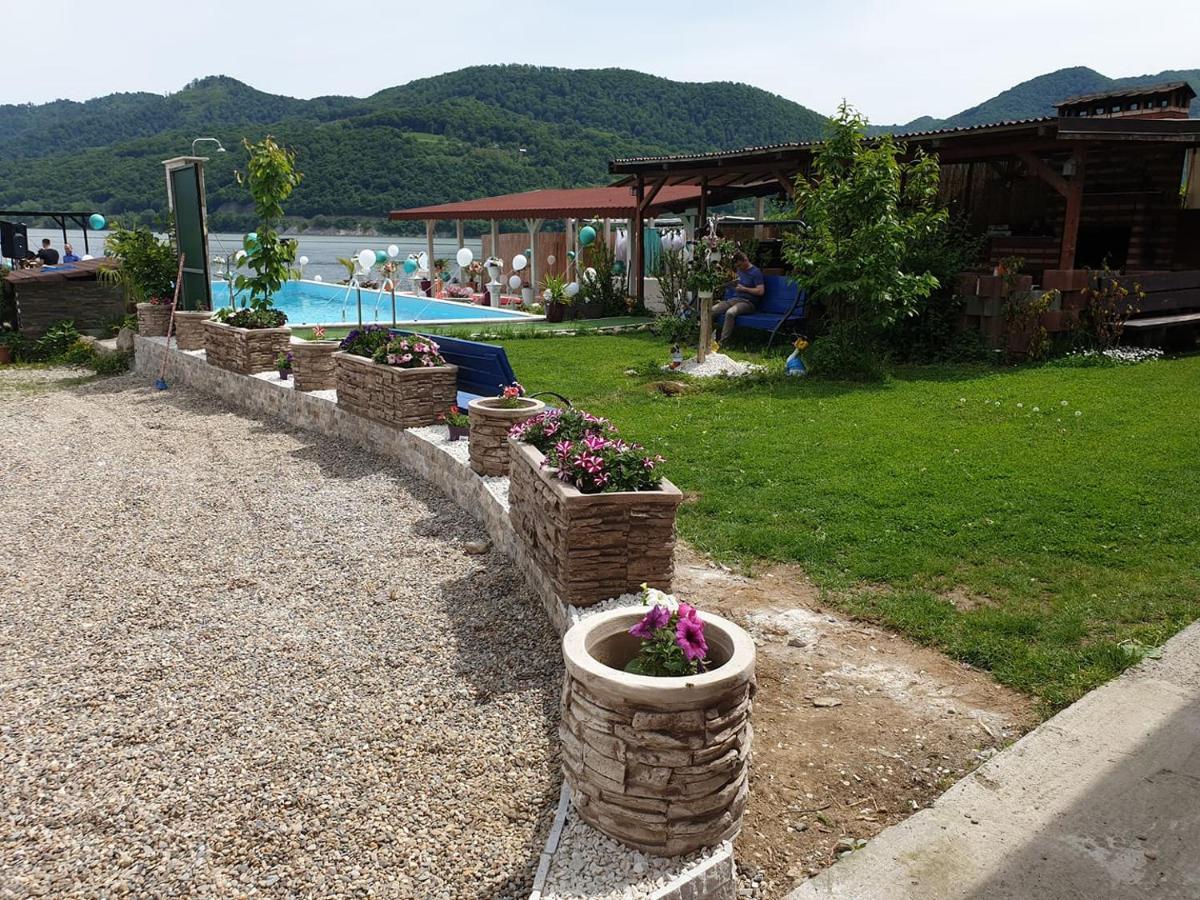 Hotel Casa Wanted Orşova Esterno foto