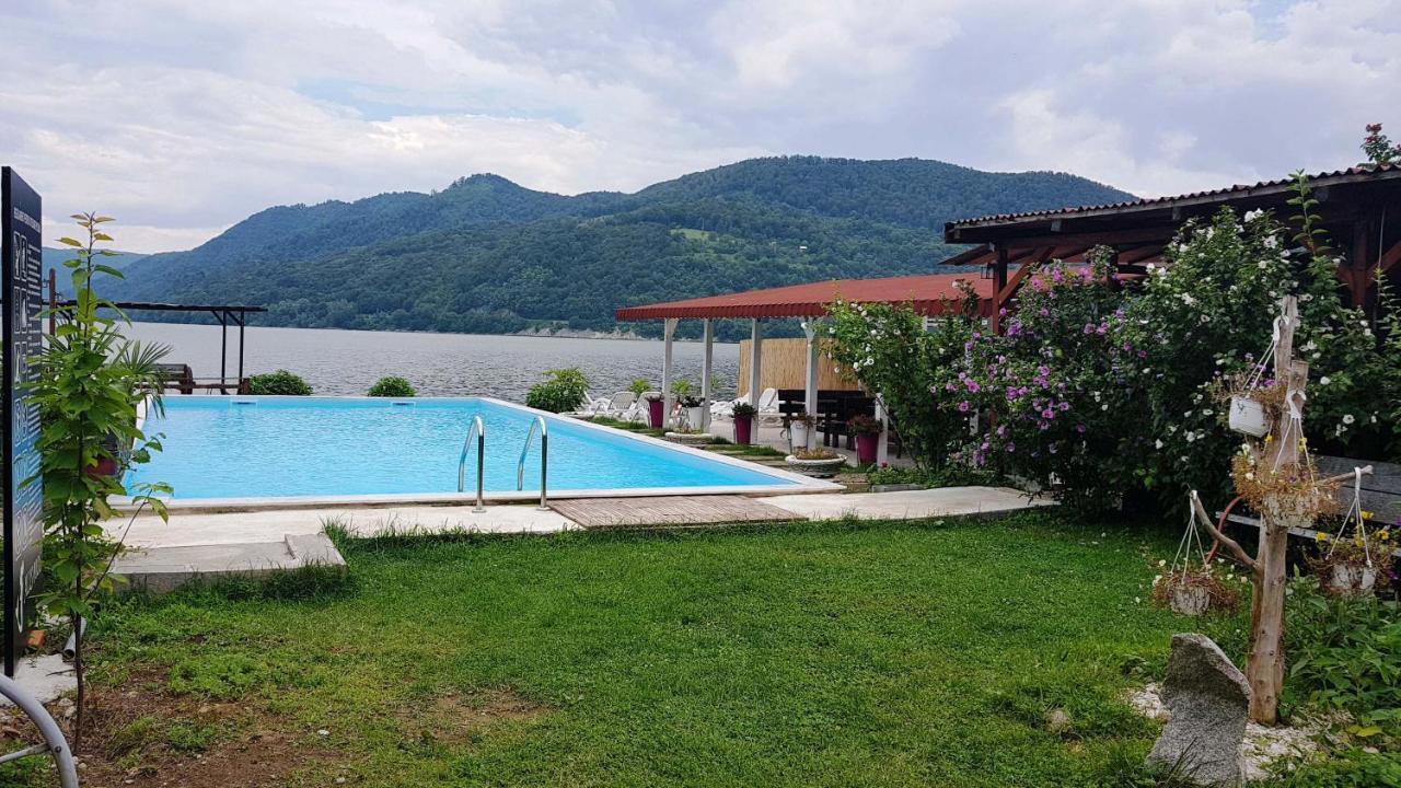 Hotel Casa Wanted Orşova Esterno foto